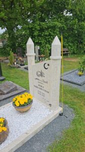 Höhe Nachbargrabstein messen