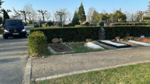 Friedhof Reihe