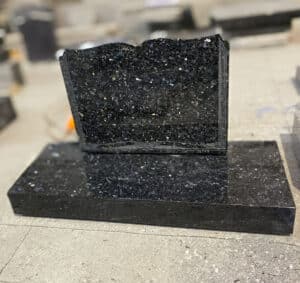 Blue Pearl Grabstein - Blauer Granit