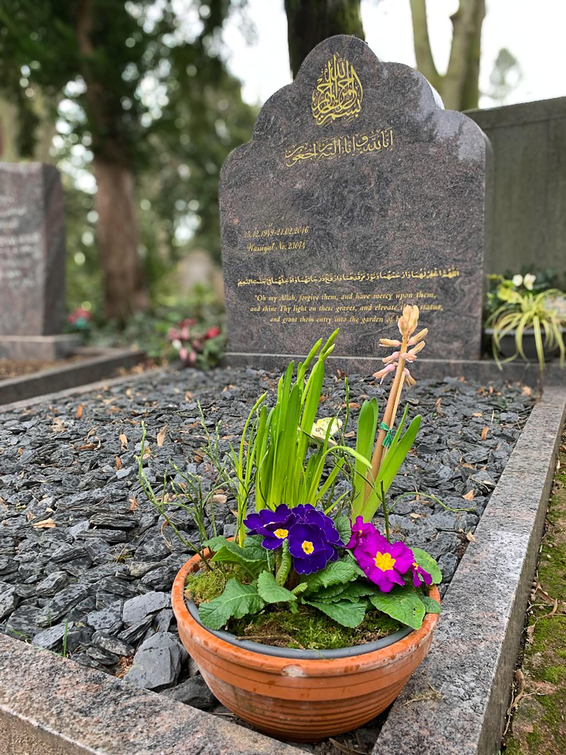 Muslimische Grabsteine braun - Himalaya Blue