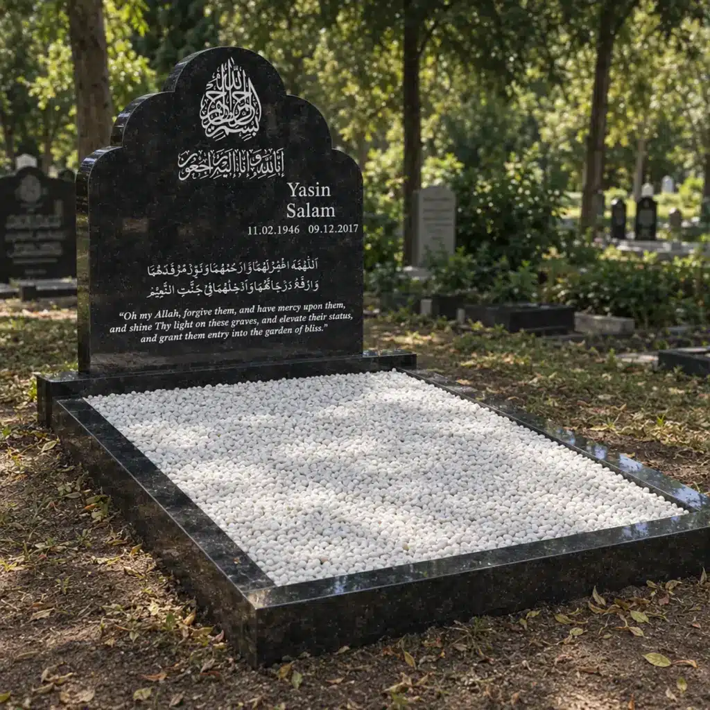 Doppelgrabstein Modell Anisa aus Indian Black auf dem Friedhof