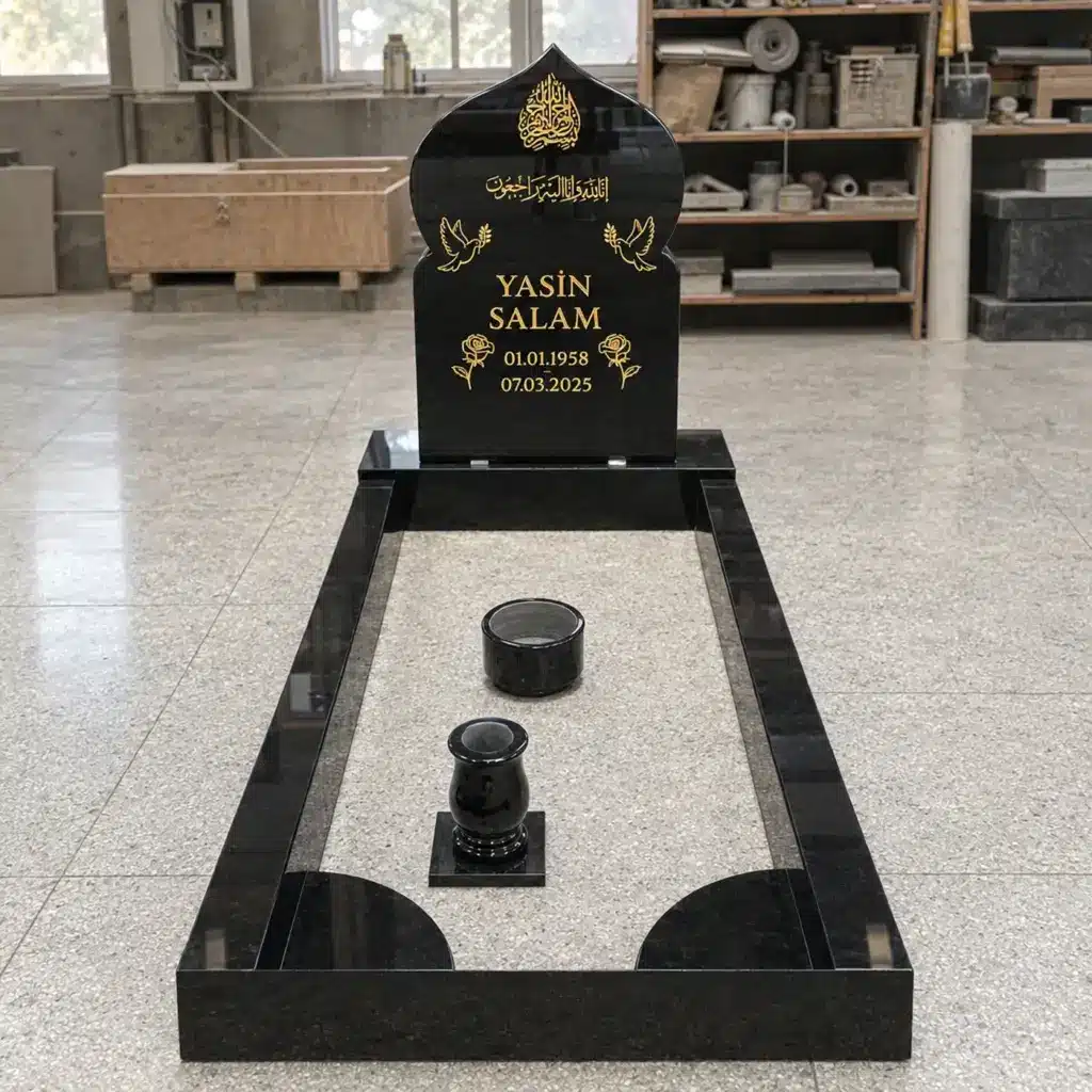 Einzelgrabstein Modell Zahra aus Indian Black Granit in der Werkstatt