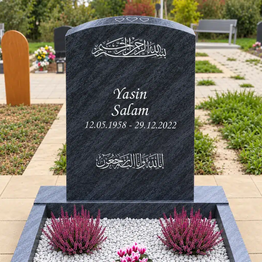 Einzelgrabstein Modell Vela aus Orion Blue Granit auf dem Friedhof