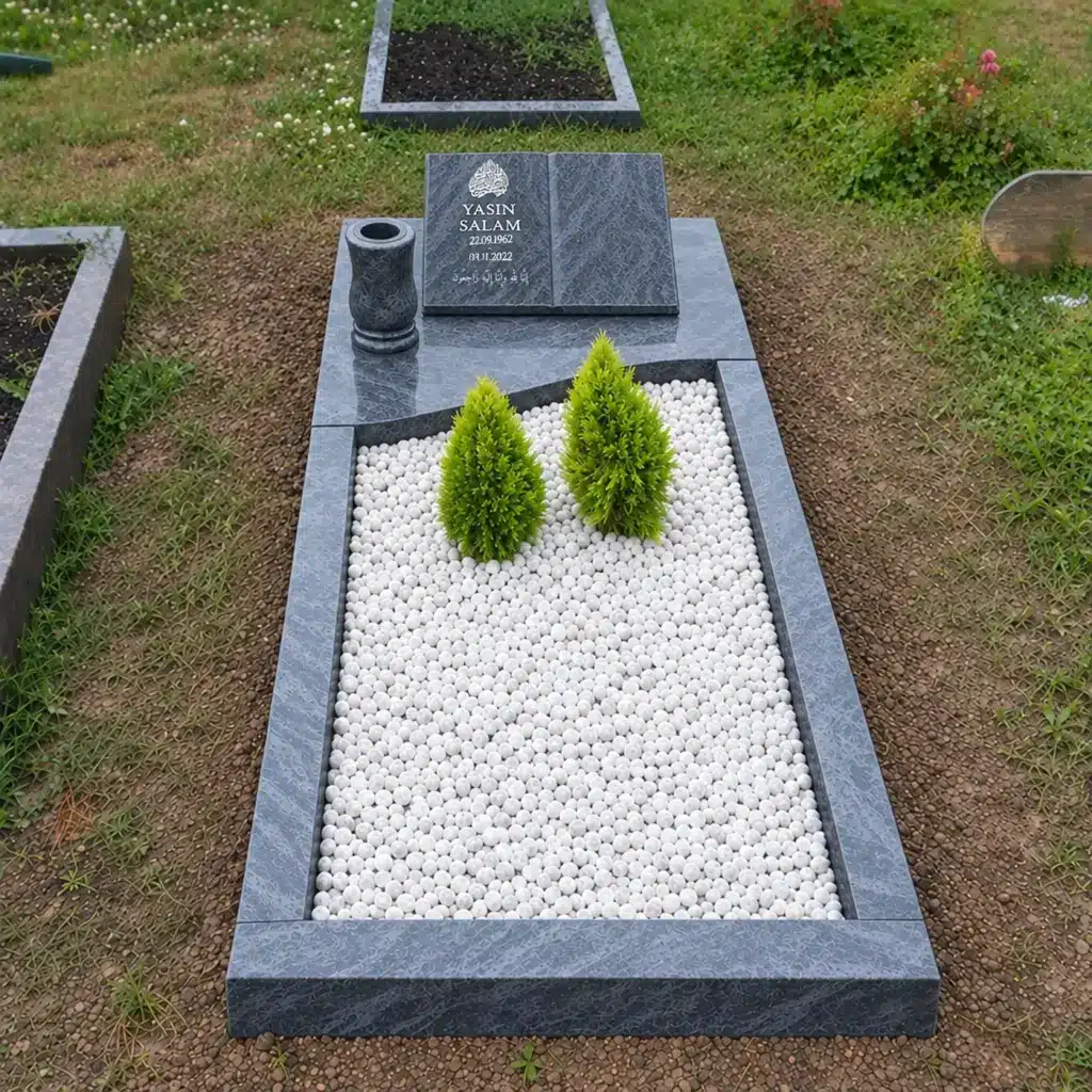 Einzelgrabstein Modell Kitab aus Orion Blue Granit auf dem Friedhof