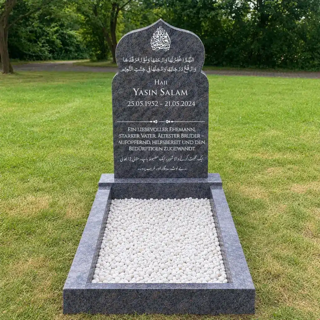 Einzelgrabstein Modell Minaar aus Orion Blue Granit auf dem Friedhof