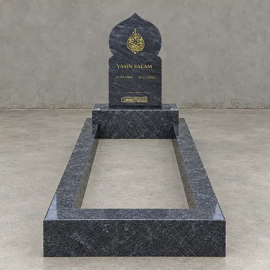 Einzelgrabstein Modell Zahra aus Orion Blue Granit in der Werkstatt