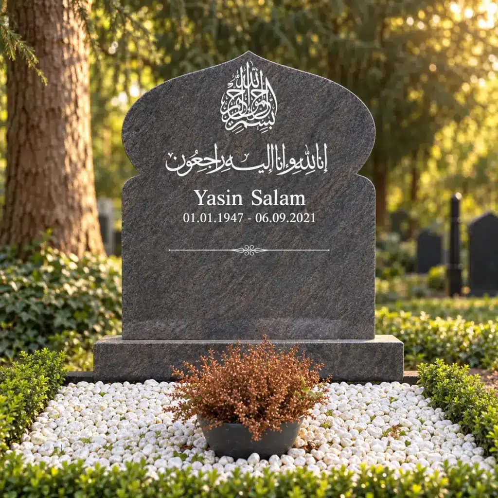 Doppelgrabstein Modell Zahra aus Paradiso Granit auf dem Friedhof